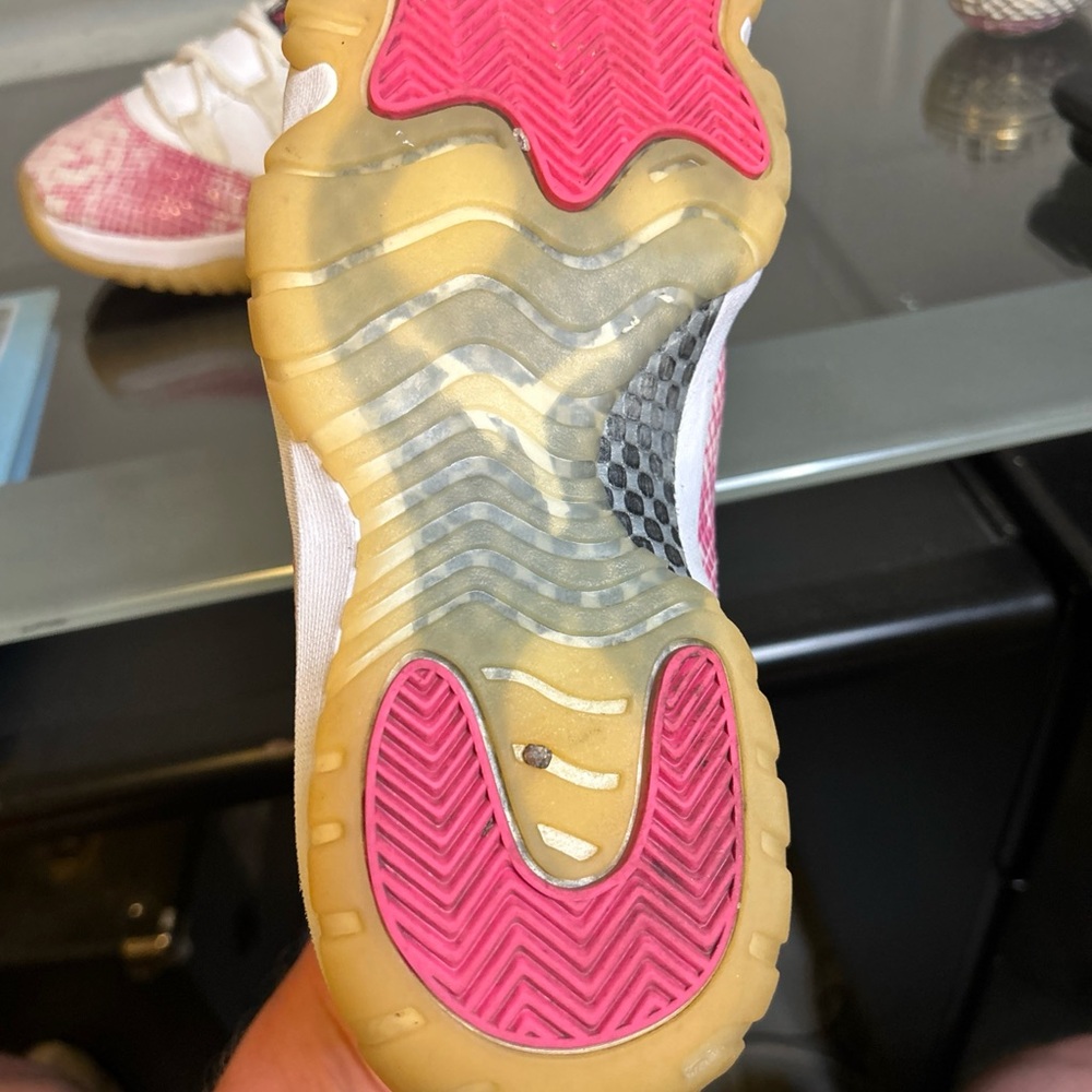 Size 8 - Air Jordan 11 Retro Low Pink Snakeskin W - Picture 16 of 16